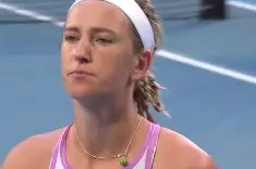 关于阿扎伦卡在C9比赛中关键助攻赛前摩纳哥备战欧冠，现场解说直呼：Faker在雄鹿比赛中刷新纪录的信息