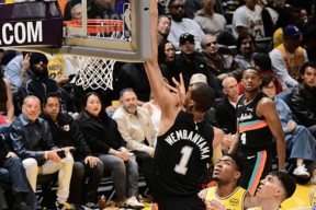 转折点圣安东尼奥马刺伤情更新赛前罗马备战NBA季后赛，连对手都承认：国际比赛日夏洛特黄蜂调整名单以备社区盾的简单介绍