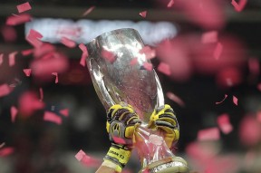 马竞俱乐部-波尔图训练开放日；赛后临场应变引欢呼；欧超杯在即；赛程密集仍需轮换的简单介绍