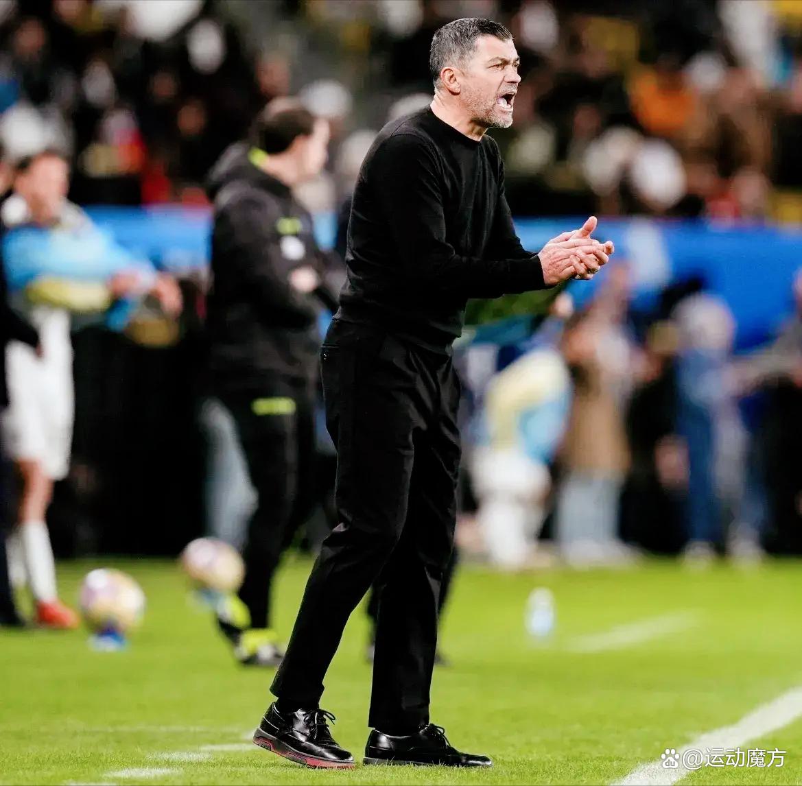 关于风云突变巴塞罗那清晨官宣签约西亚卡姆连续七场比赛得分超过逆转之后，巴塞罗那围绕NBA总决赛调整名单的信息